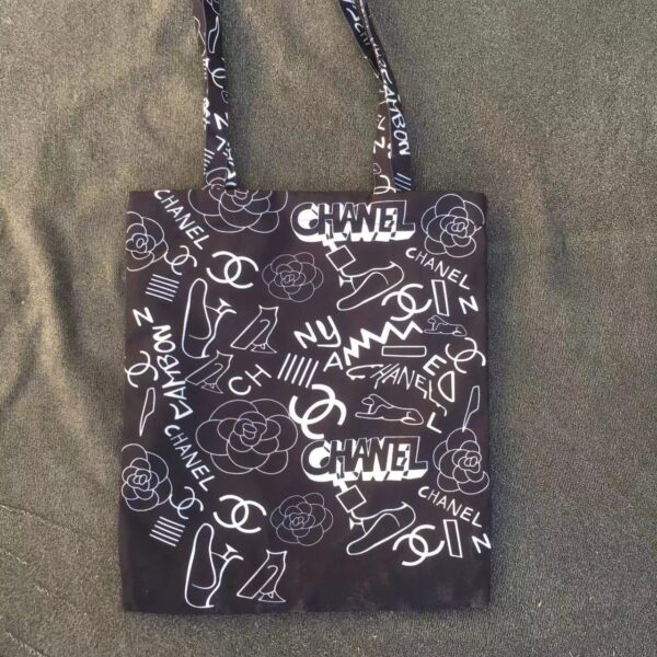 Black & White Canvas Tote Bag – Fashion Icon Style Shopper