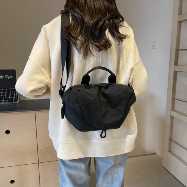 Versatile Nylon Dumpling Crossbody Bag – Lightweight Urban Outdoor Shoulder Tote
